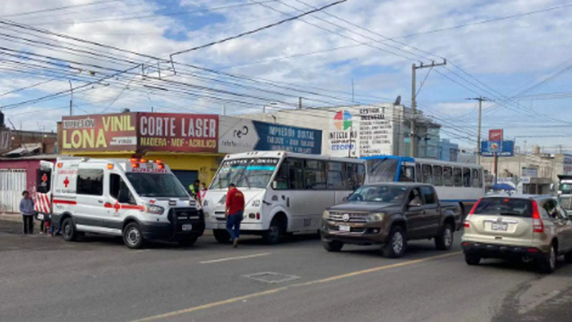 conductor de ruta galgos se da a la fuga tras chocar